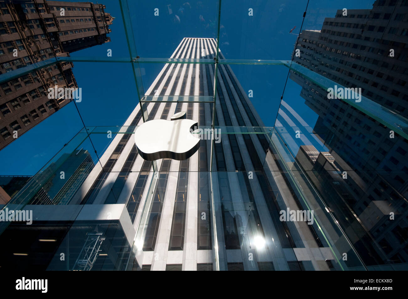 United States, New York City, Manhattan, Apple store on the 5th Avenue Stock Photo