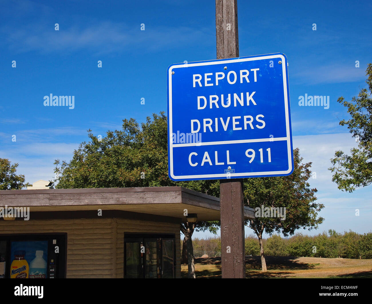 Report drunk drivers call 911 sign at rest stop along Interstate 5 in California Stock Photo
