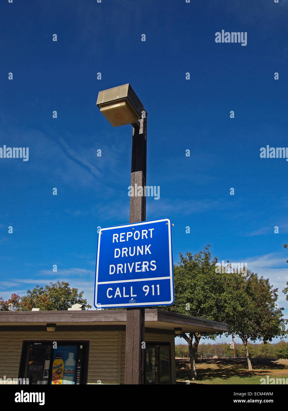 Report drunk drivers call 911 sign at rest stop along Interstate 5 in California Stock Photo