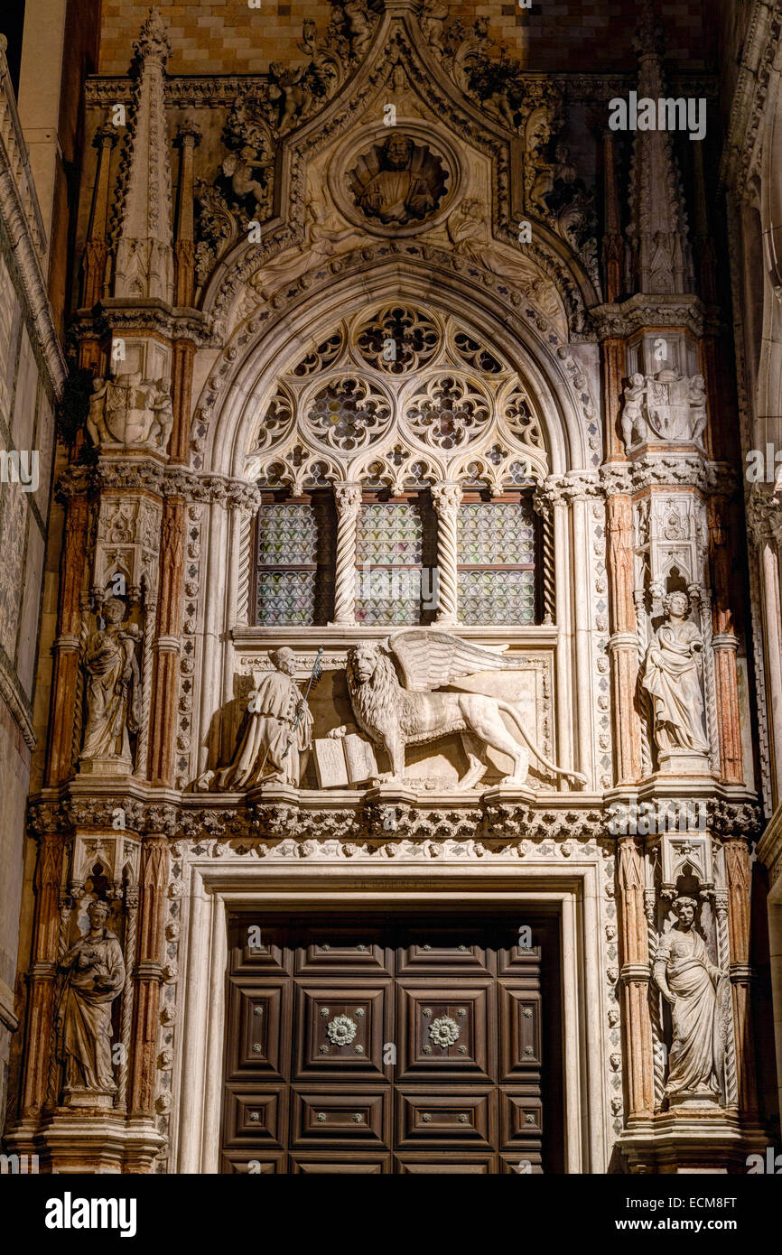 the Porta della Carta (1442), Doge's Palace or Palazzo Ducale, Venice, Italy Stock Photo