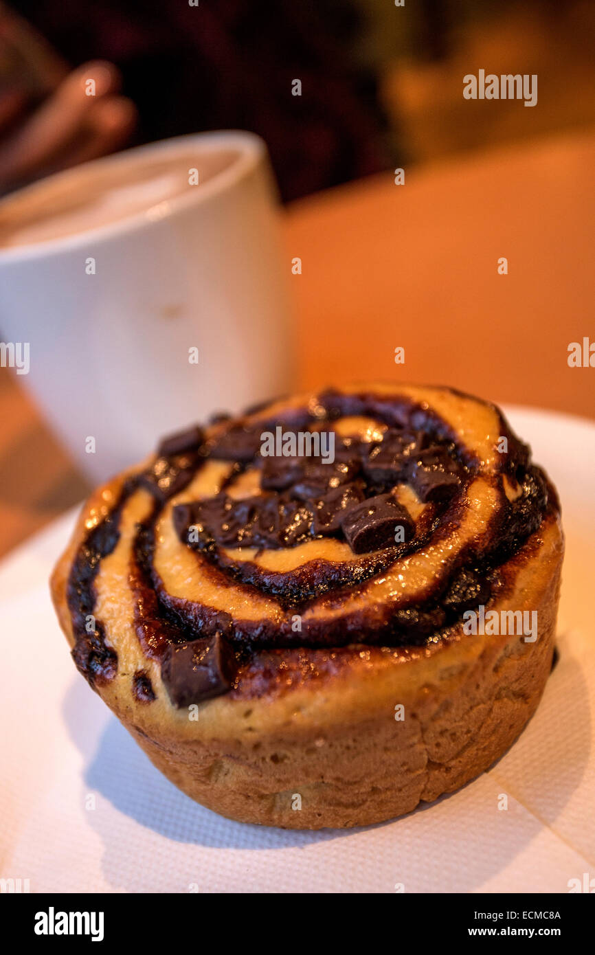 Chocolate swirl cake hi-res stock photography and images - Alamy