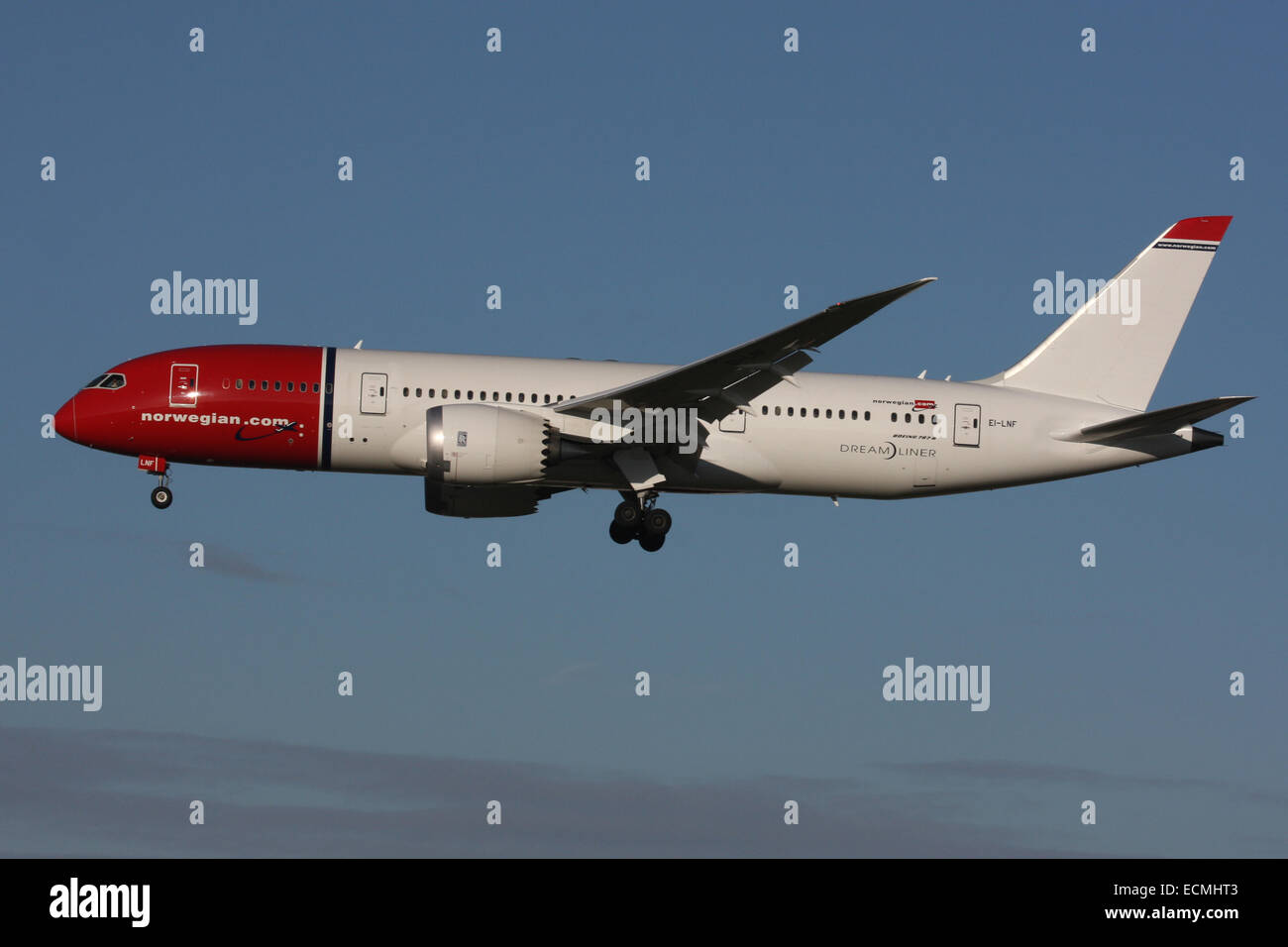 Norwegian airlines boeing 787 hi-res stock photography and images - Alamy