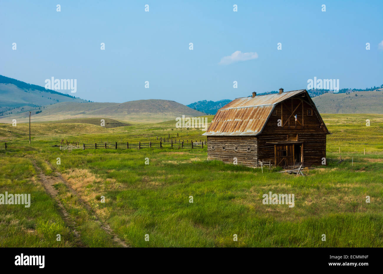 Butte Montana old worn barn in farm county of MT Stock Photo Alamy