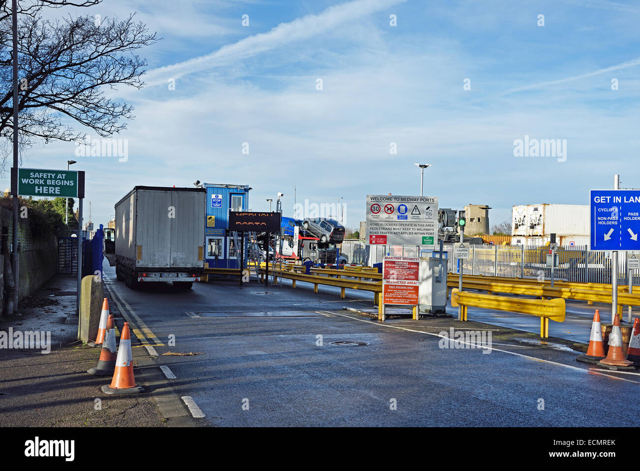 Lorry waiting at the entrance to Peel Ports Medway, Sheerness Docks, Sheppey, Kent, UK Stock Photo