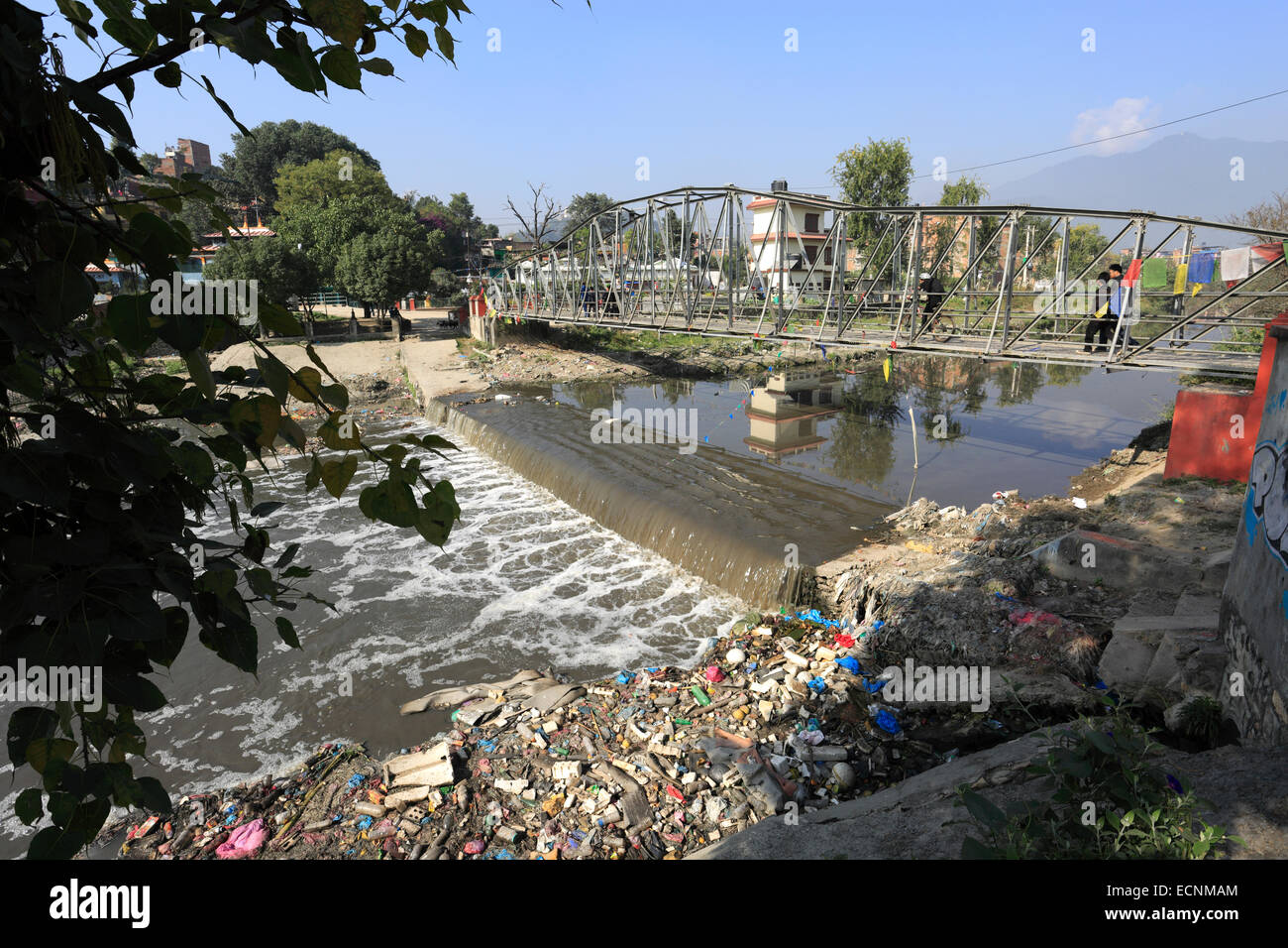Image of rubbish in the Bishnumati river, Thamel district, Kathmandu