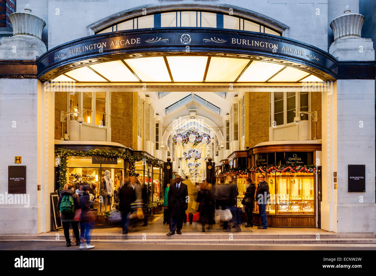 Luxury brand shops hi res stock photography and images Page 9