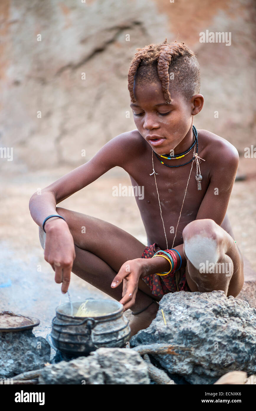 Africa Village Child Cooking Hi-Res Stock Photography And Images - Page 2 -  Alamy