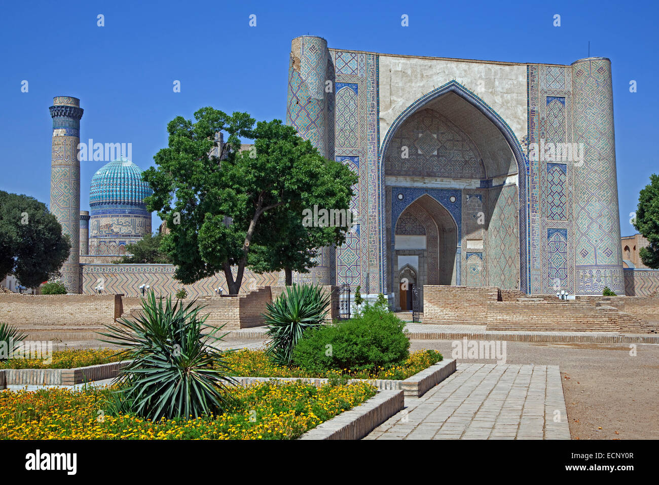 Portal of the Bibi Khanym Mosque / Bibi Khanum Mosque, historical Friday mosque in Samarkand, Uzbekistan Stock Photo