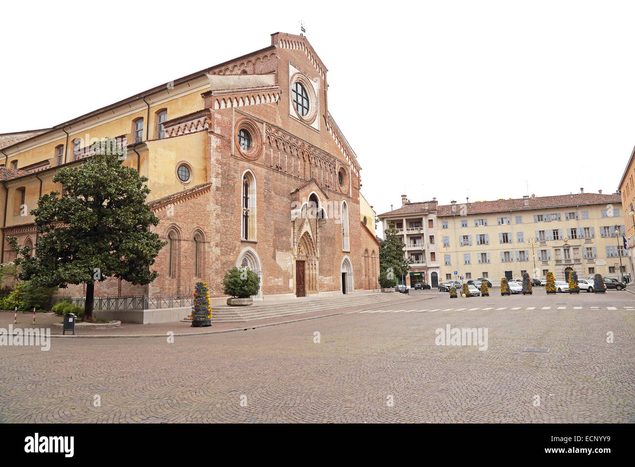 Side view of the roman Catholic Cathedral Santa Maria Maggiore of Udine, Italy Stock Photo