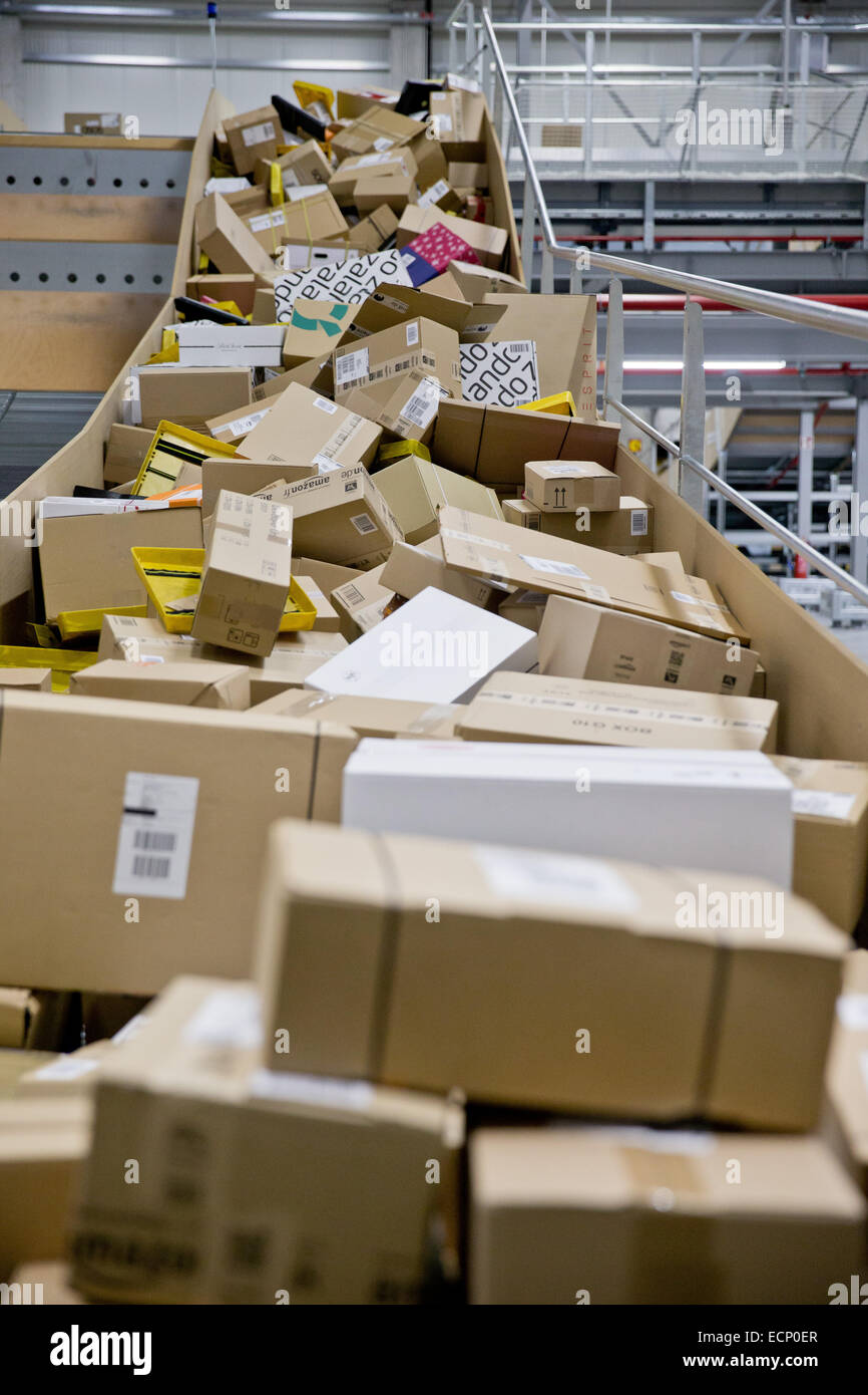 Parcel Dispatch Dispatchment hi-res stock photography and images - Alamy