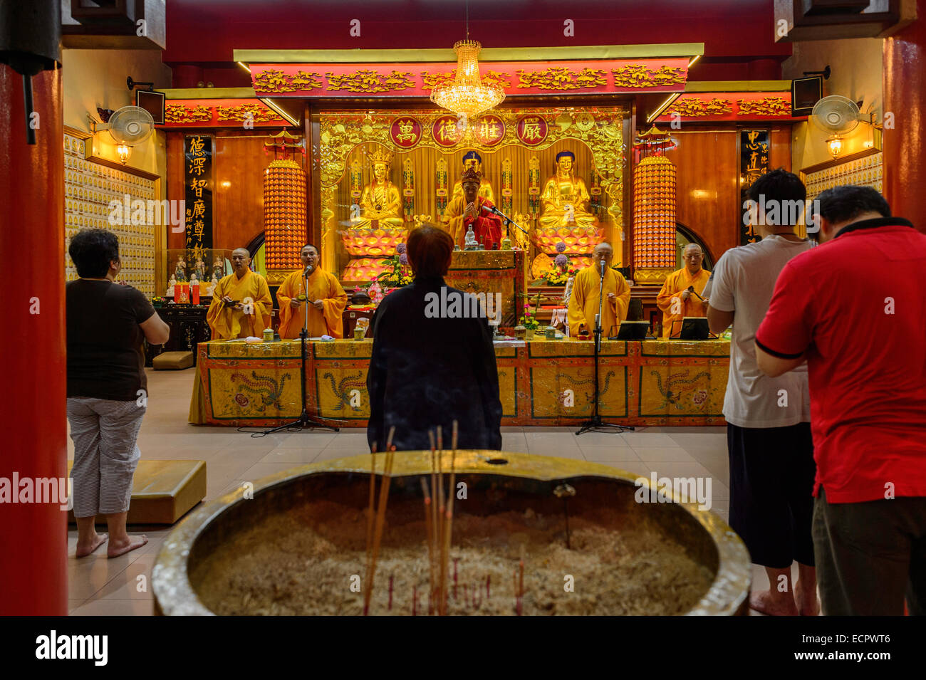 Singaporean chinese temple hi-res stock photography and images - Alamy