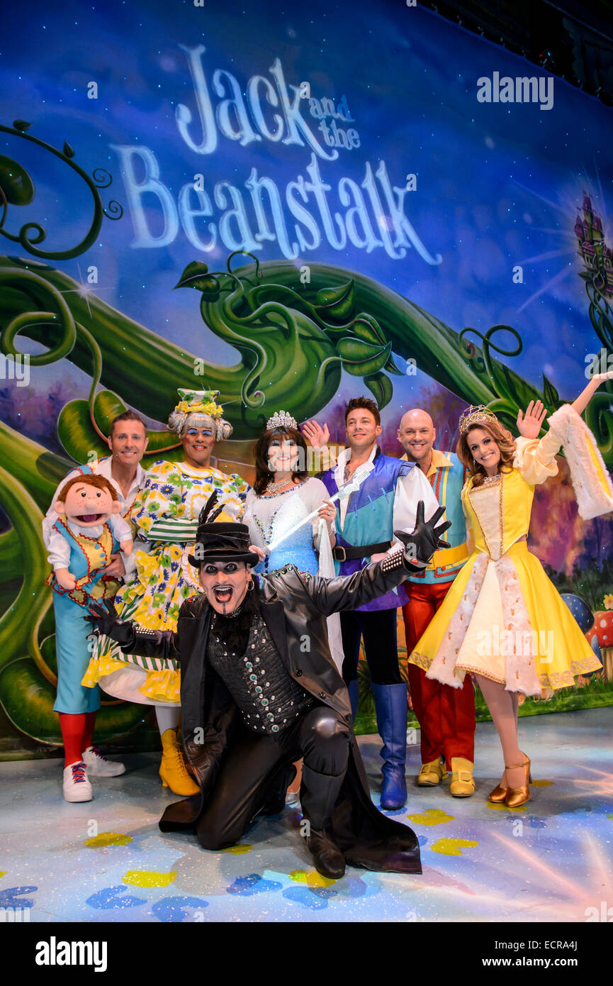 Birmingham, UK.  18th December 2014. Jack and the Beanstalk panto photocall at the Birmingham Hippodrome.  The cast are pictured l-r: Paul Zerdin (Simple Simon), Gary Wilmot (Dame Trot), Chris Gascoyne (Fleshcreep), Jane McDonald (The Enchantress), Duncan James (Jack) , Matt Slack (Silly Billy) and Robyn Mellor (Princess Apricot). Britain's biggest pantomime opens on Friday 19th December and runs until Sunday 1st February. Picture by Simon Hadley/Alamy Live News Stock Photo