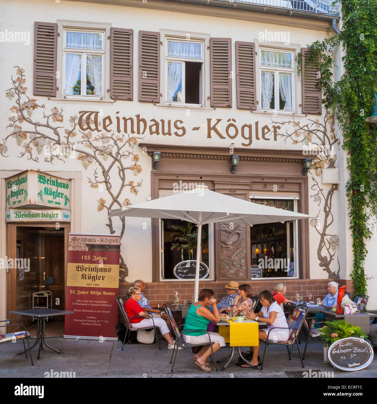 WINE TAVERN, WEINHAUS KOEGLER RESTAURANT, OLD TOWN, WIESBADEN, HESSE, GERMANY Stock Photo