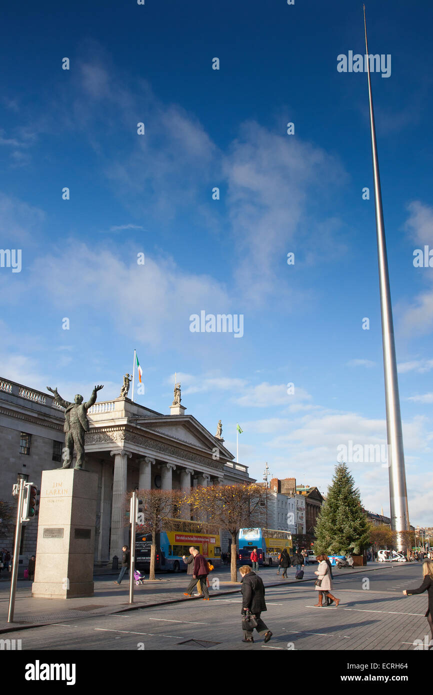 Ireland, Dublin, O'Connell Street, Statue of Jim Larkin outside the GPO