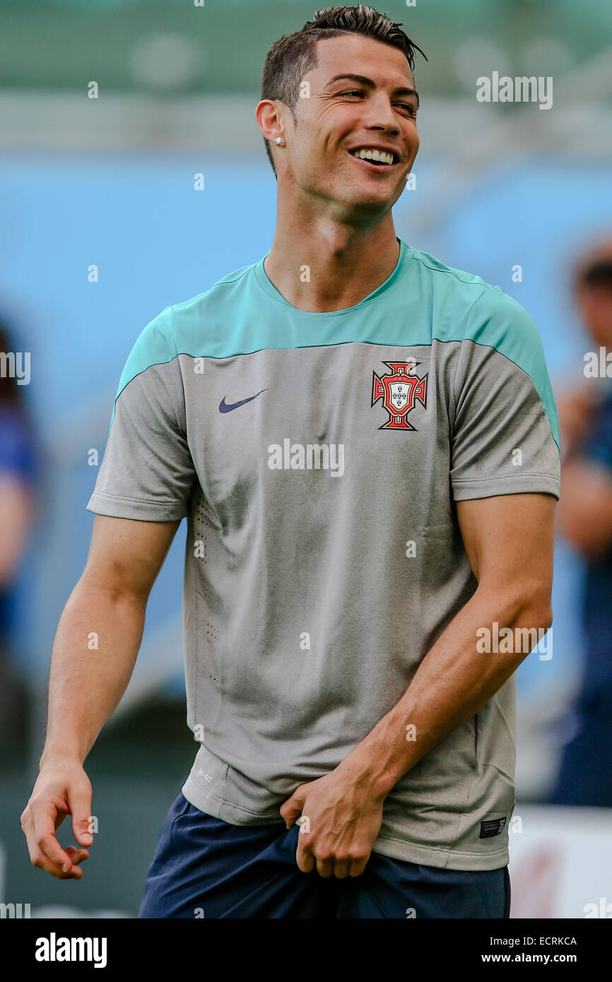 Crotch grabbing hi-res stock photography and images - Alamy