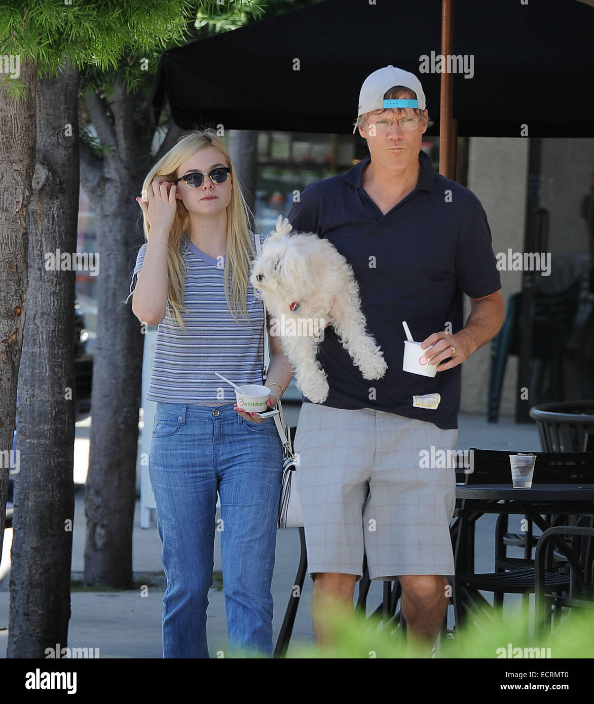 Elle Fanning treats her father Steven Fanning to a Pinkberry yoghurt on