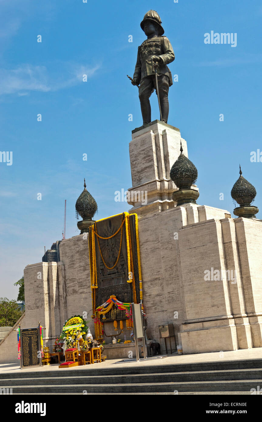 Vertical close up of a statue in commemoration of King Rama VI in Bangkok. Stock Photo