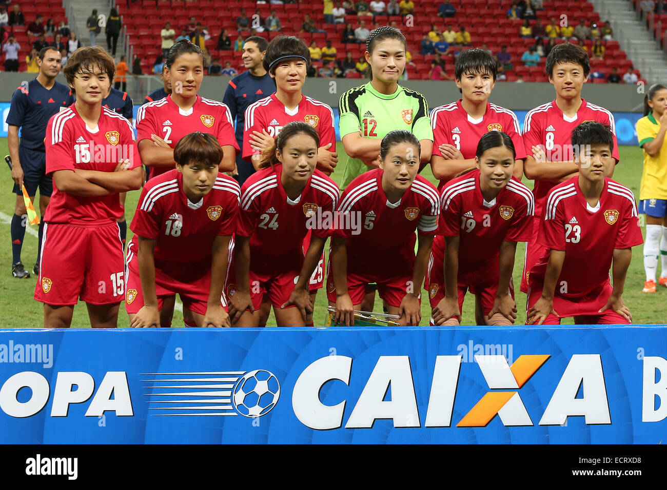 Brasilia, Brazil. 18th Dec, 2014. China's start players pose for a photo prior to a match between China and Brazil of the 2014 International Tournament of Brasilia in Brasilia, capital of Brazil, Dec. 18, 2014. Brazil won 4-1. © Xu Zijian/Xinhua/Alamy Live News Stock Photo