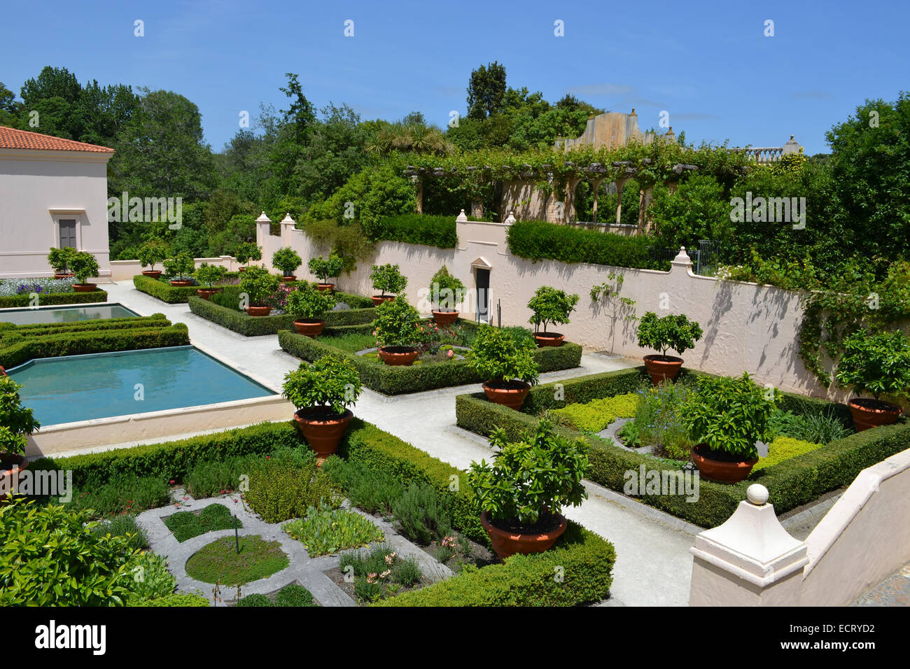 Organized garden hi-res stock photography and images - Alamy, image size:1300x956