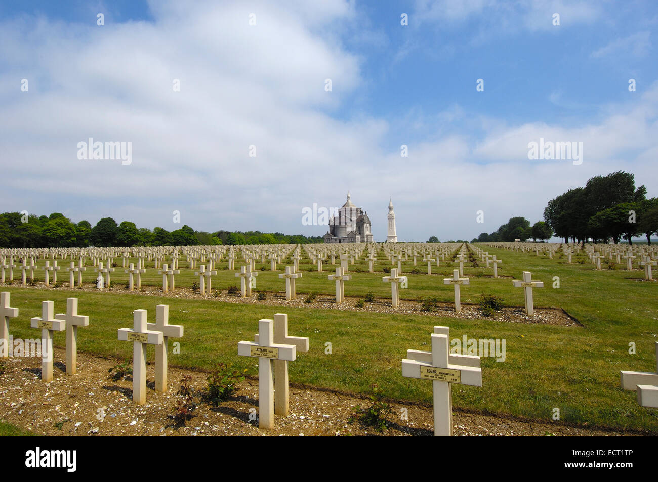 First World War Cemetery and Memorial at Notre Dame de Lorette, Pasde