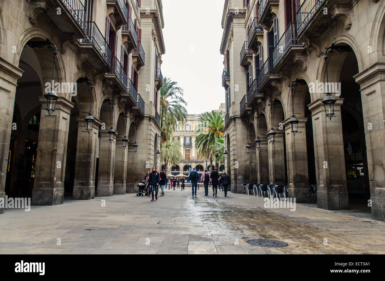 Cestino auto in piena Rambla di Barcelona Spagna Foto stock - Alamy