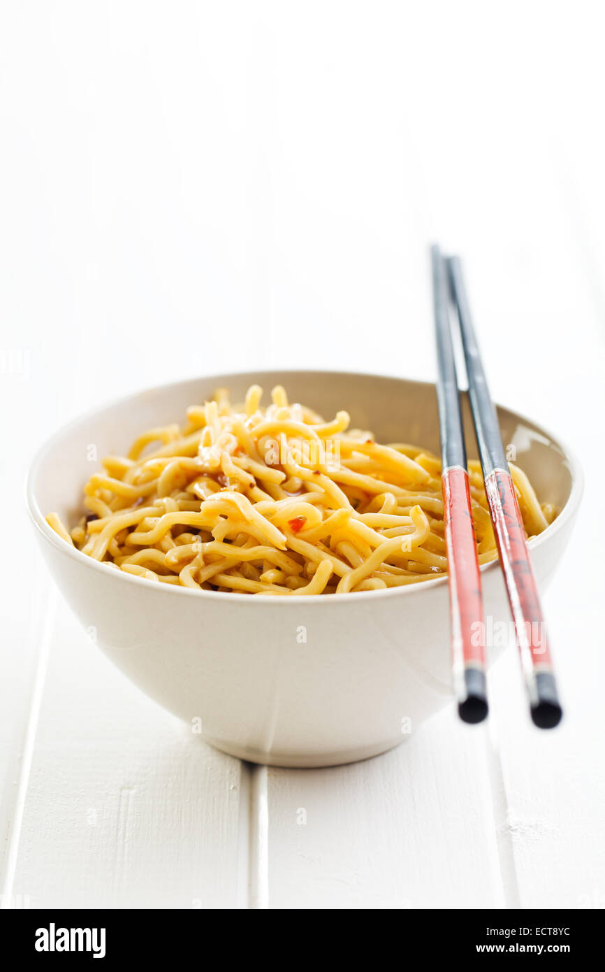 chinese noodles in ceramic bowl Stock Photo Alamy