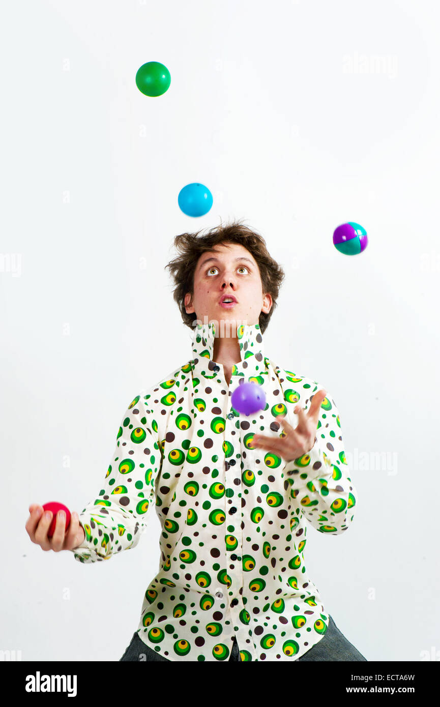 Juggling objects hires stock photography and images Alamy