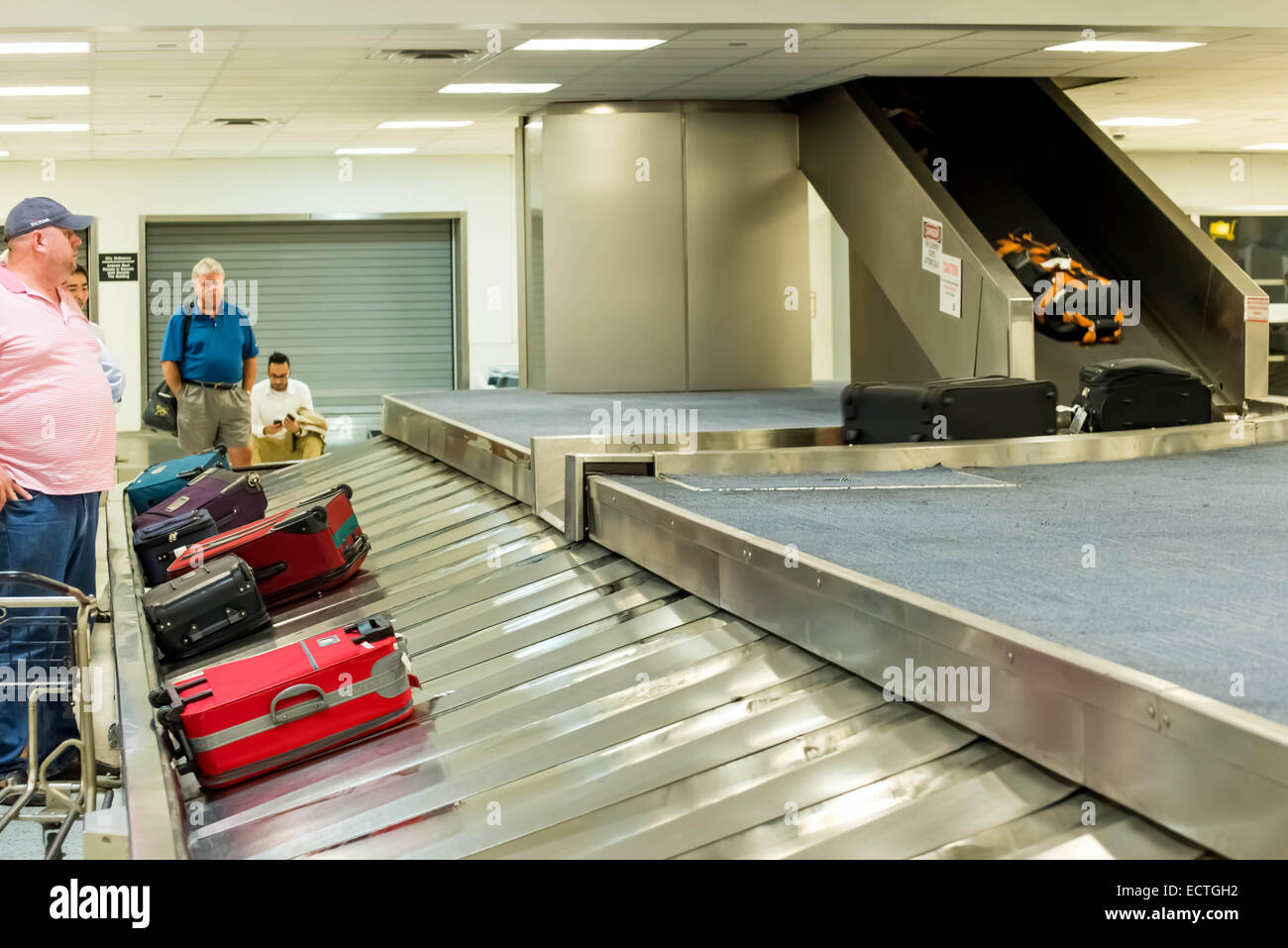 IAH, Houston Intercontinental Airport, Houston, TX, USA luggage