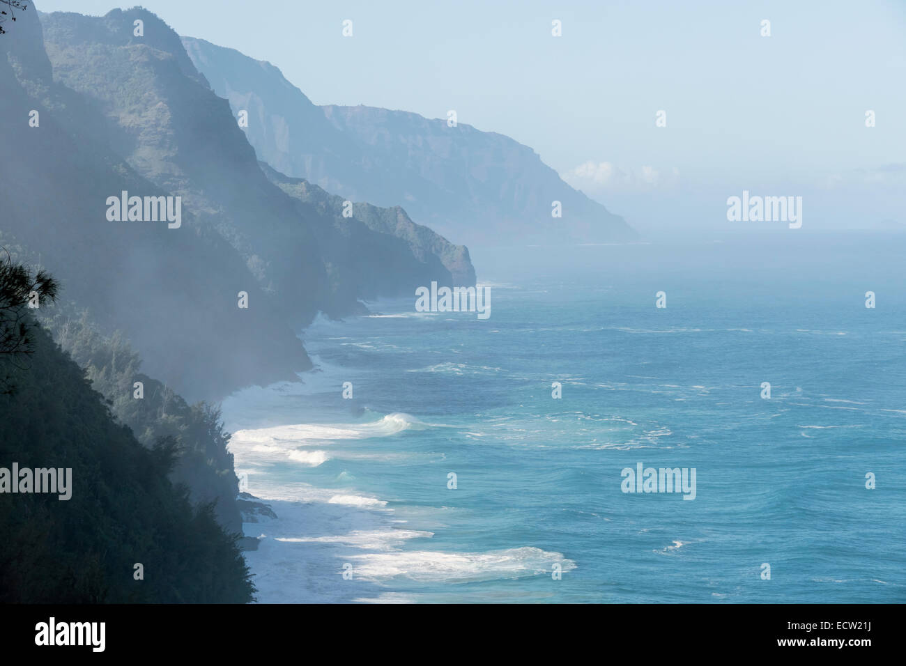 Rugged napali coast kauai hi-res stock photography and images - Alamy