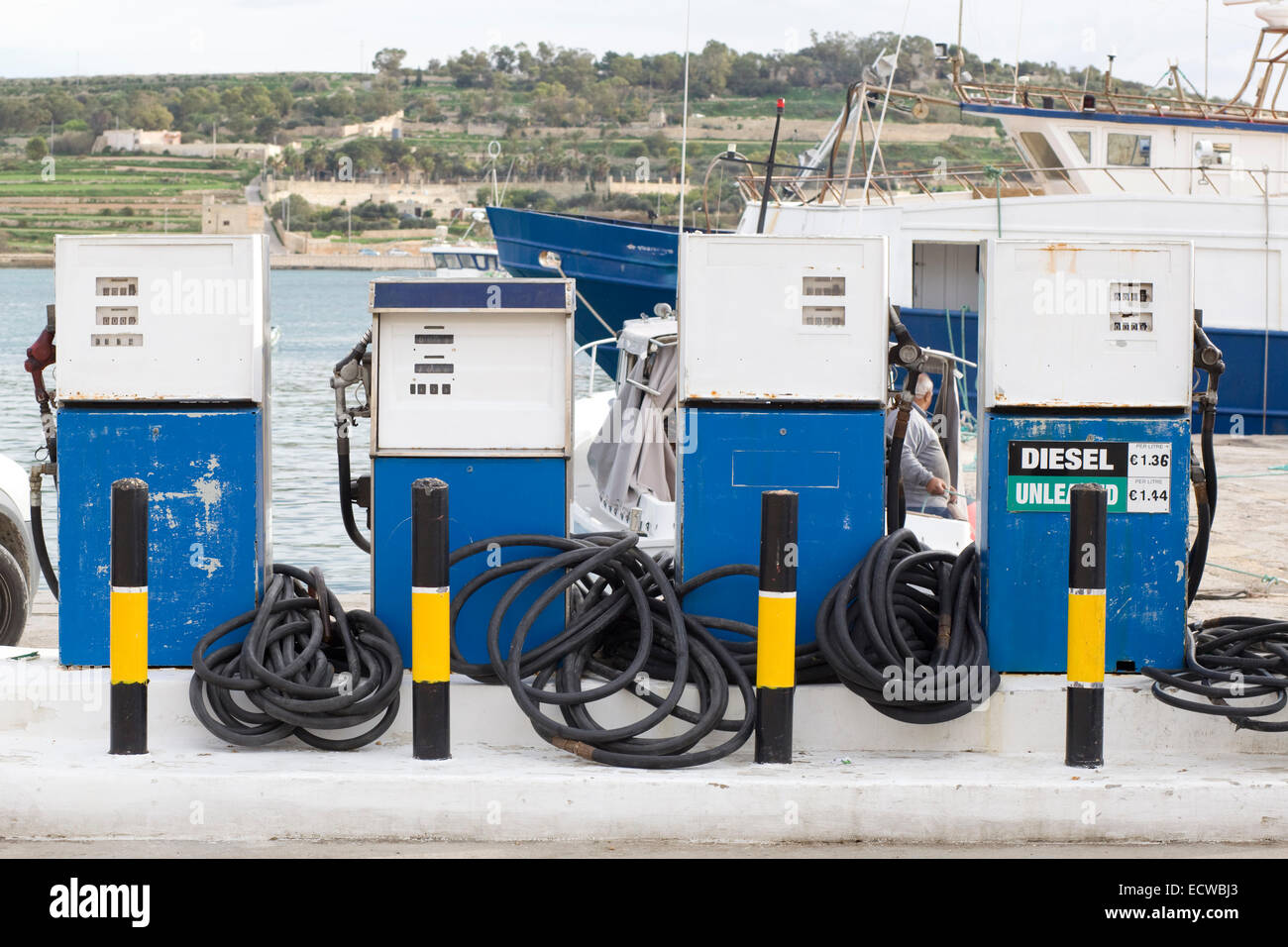 Roadside petrol station hires stock photography and images Alamy