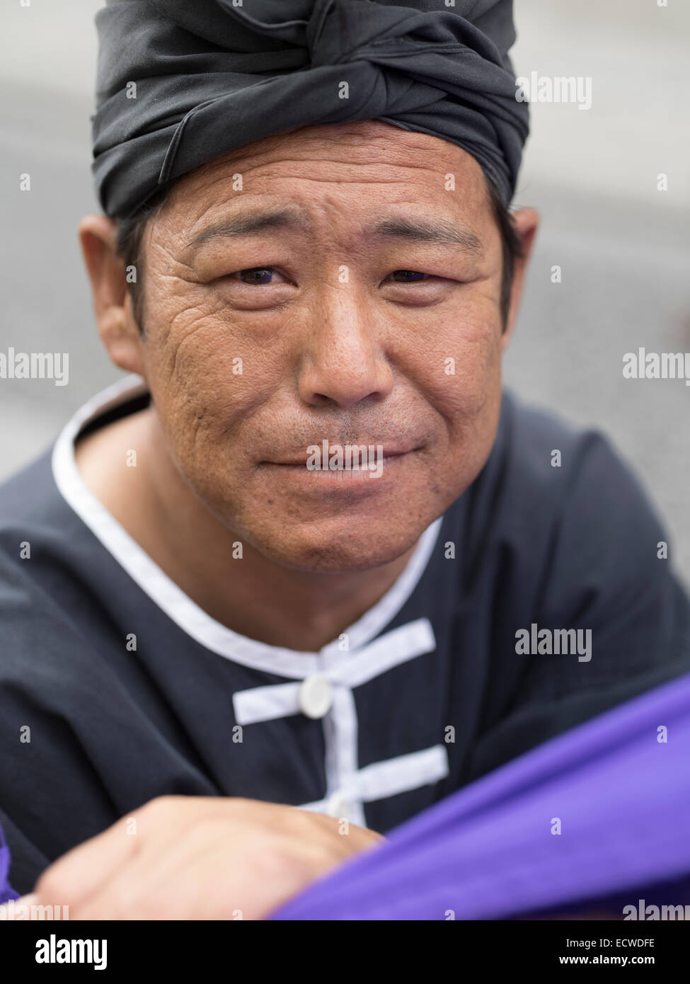 Okinawan man in traditional costume hi-res stock photography and images ...