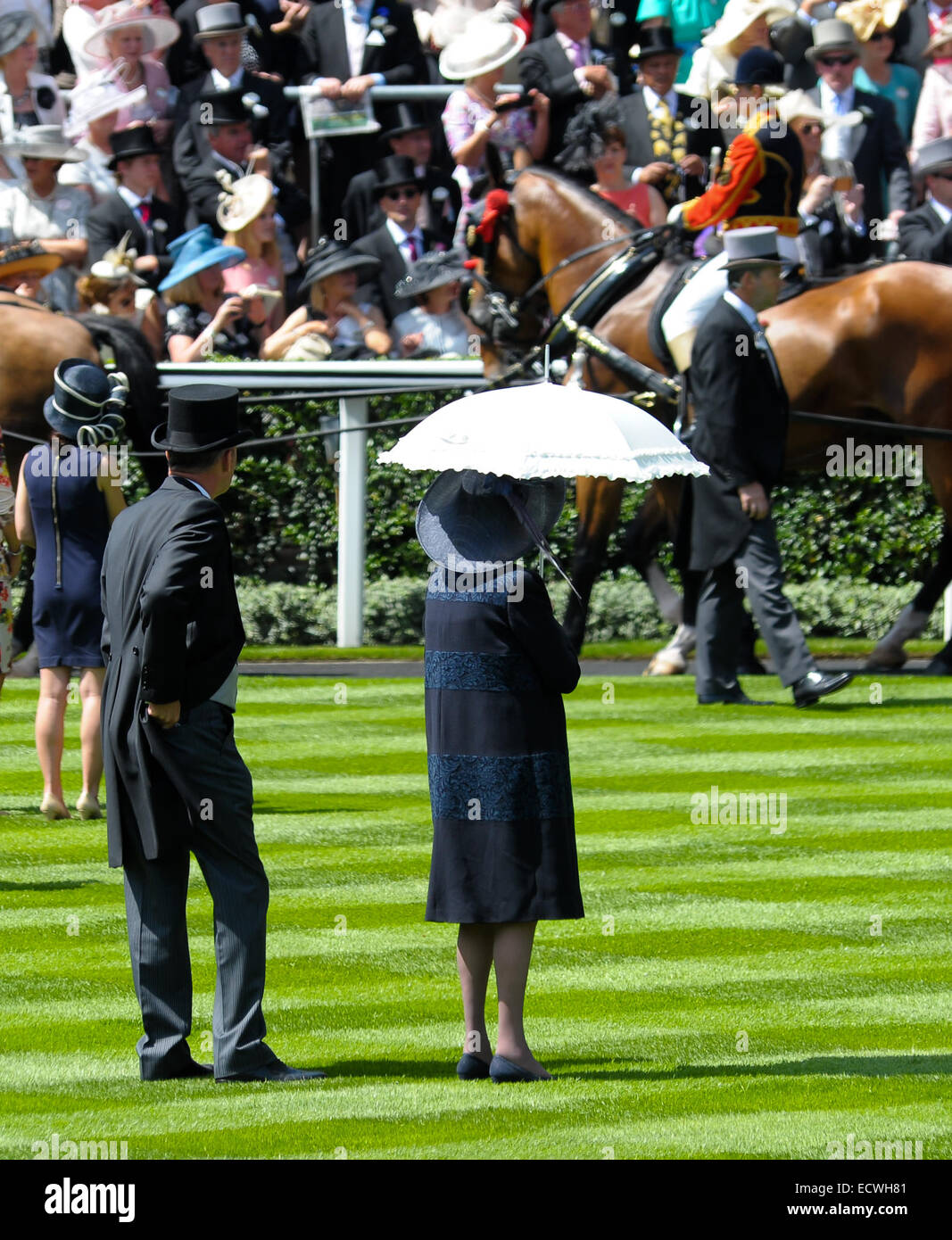 Royal procession ascot hi-res stock photography and images - Alamy