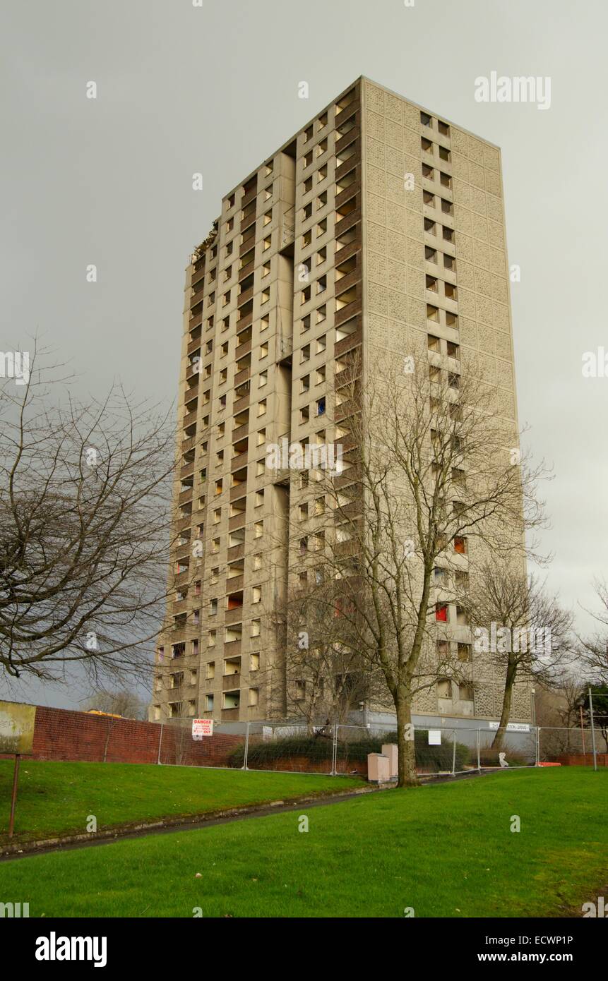 Glasgow, Scotland 27th February 2014. Demolition of tower block flats