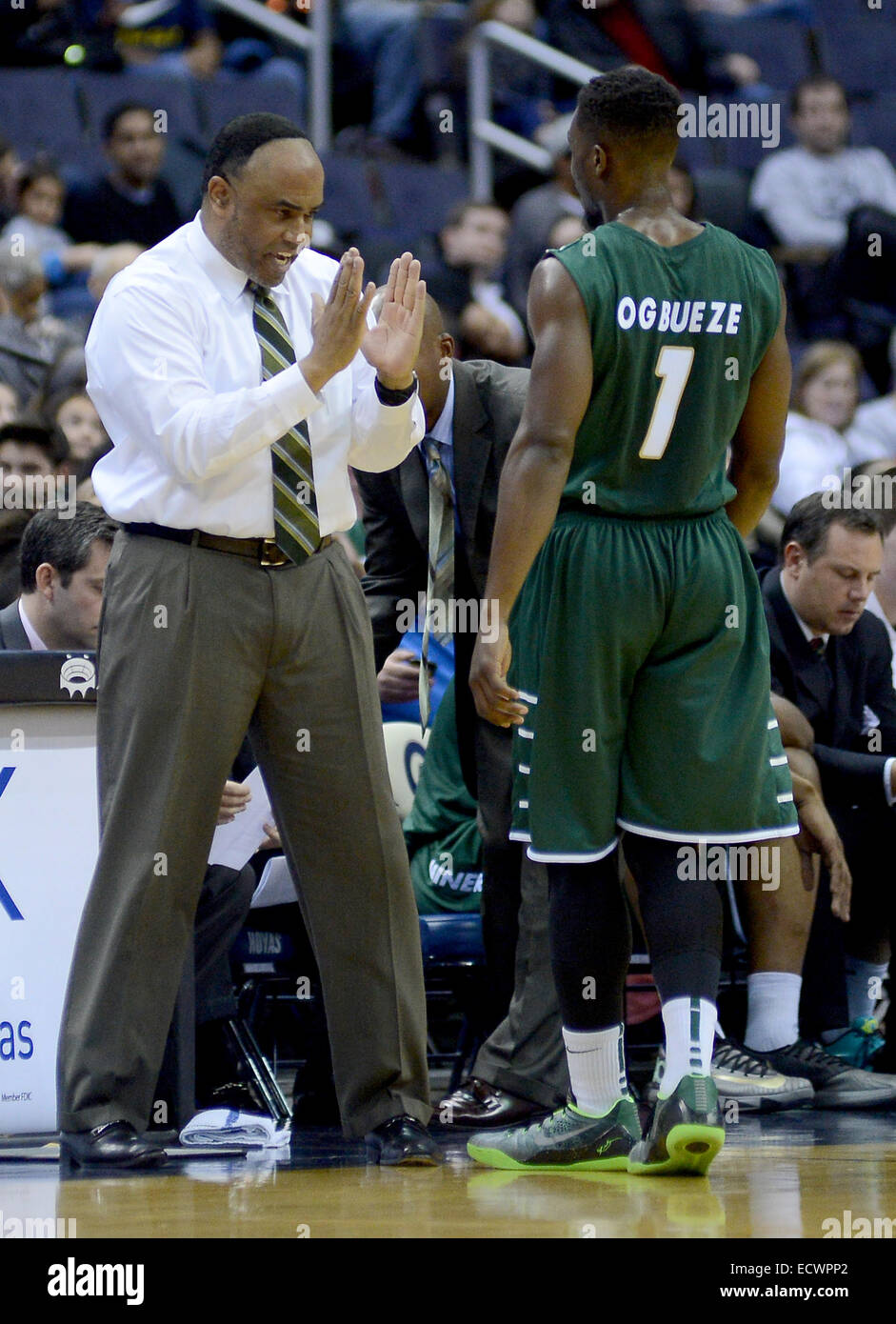 Washington, DC, USA. 20th Dec, 2014. 20141220 - Charlotte head coach ...
