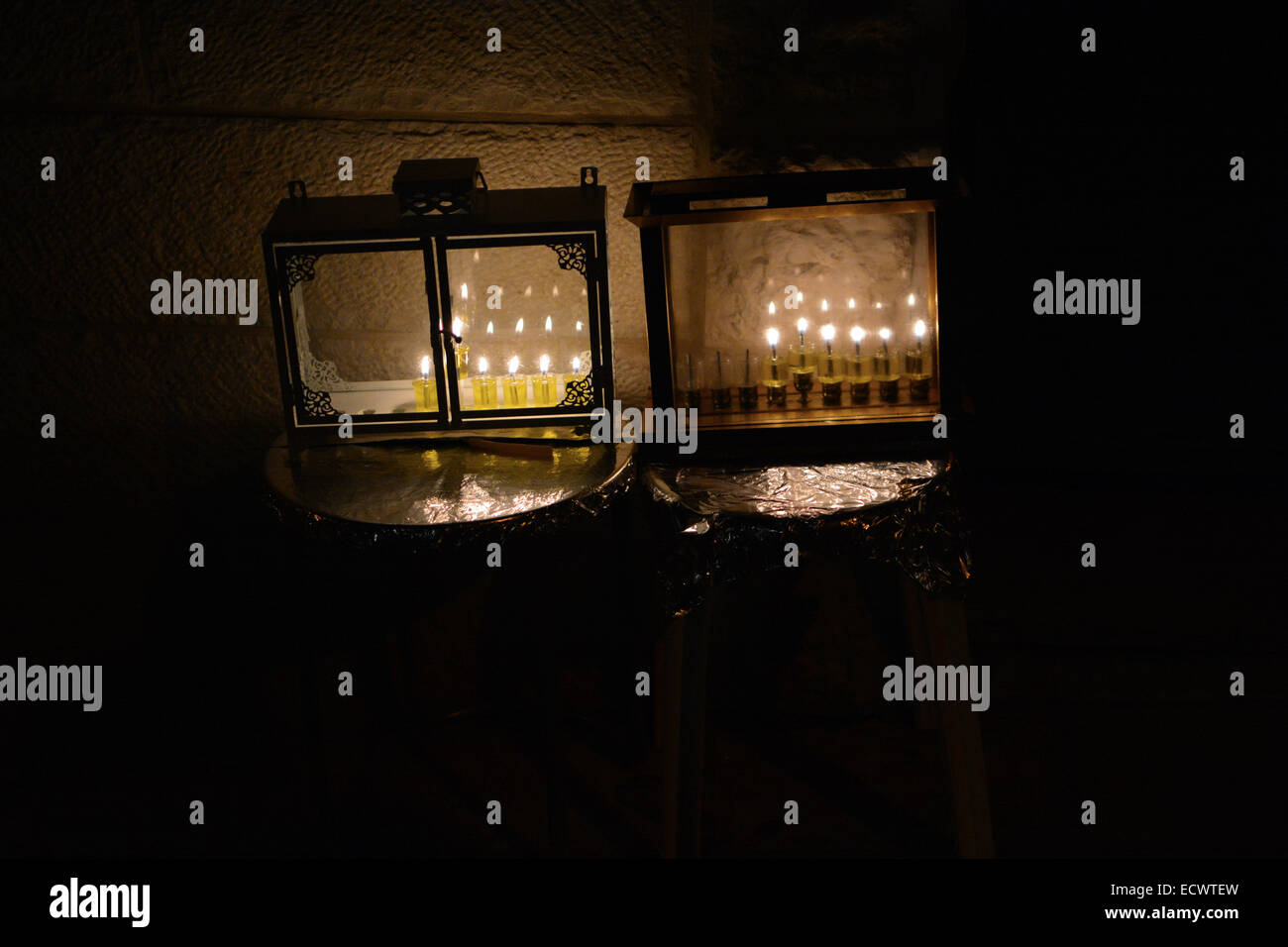 Hanukkiah (a special candle set) during the 5th night of Hanukkah in the religious neighborhood of Nachlaot, Jerusalem. Credit:  Laura Chiesa/ Pacific Press/Alamy Live News Stock Photo
