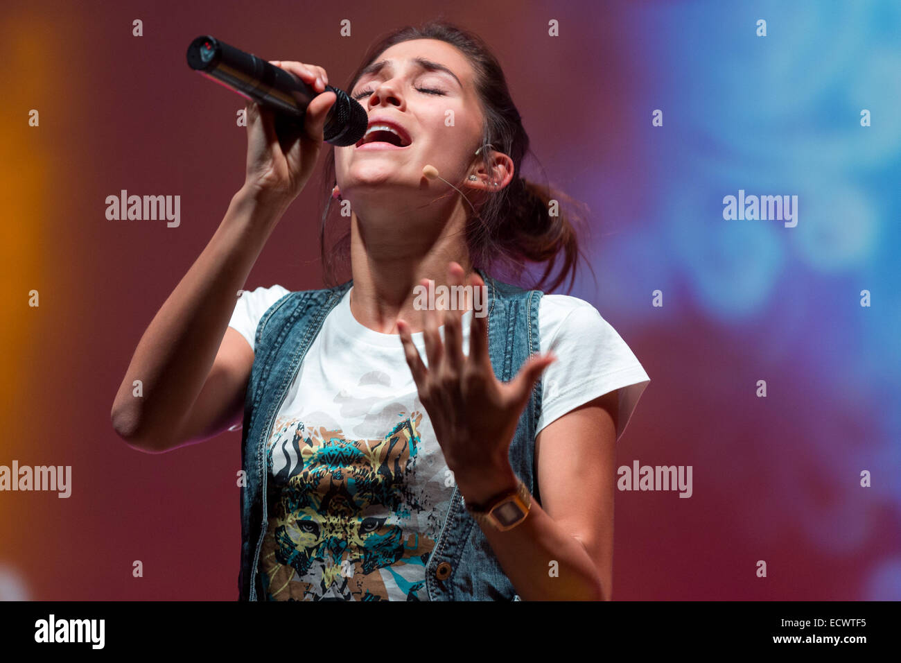 Milan, Italy. 20th Dec, 2014. Greeicy Rendo?n as Daisy, star of the TV film for teenagers "Chica Vampiro", during the final rehearsal of the show which will begin Saturday, December 20 from Milan. Credit:  Andrea Gattino/Pacific Press/Alamy Live News Stock Photo