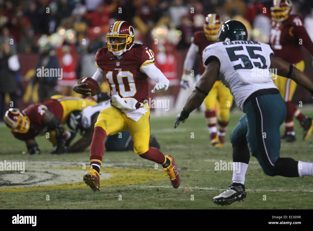 Washington Redskins QB Robert Griffin III (10) runs the football. Washington  Redskins defeat the Philadelphia Eagles 27-24 on December 20, 2014 at Fedex  Field in Landover, MD. Photo/ Mike Buscher Stock Photo - Alamy