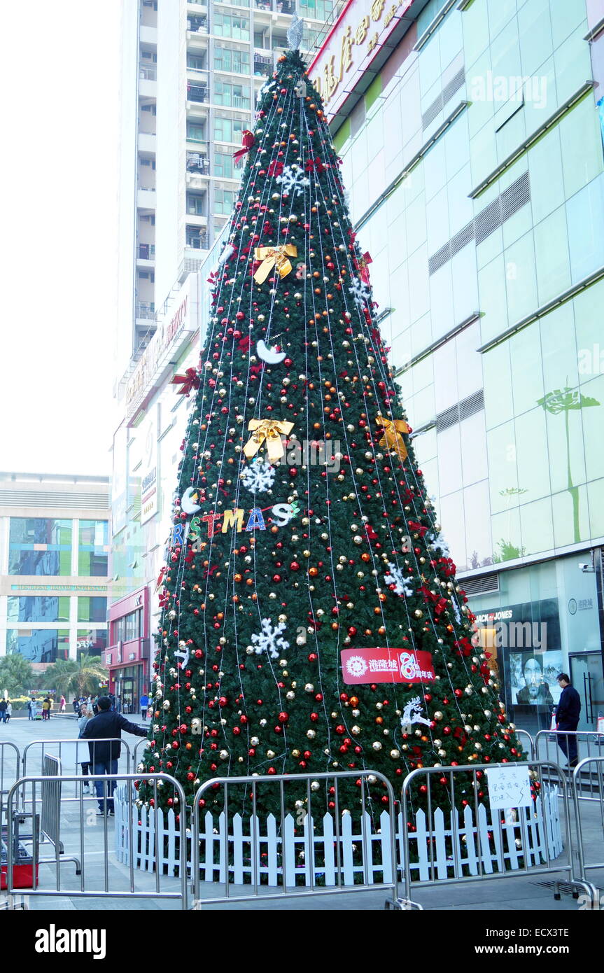 Big Christmas tree, in Shenzhen square, China Stock Photo Alamy