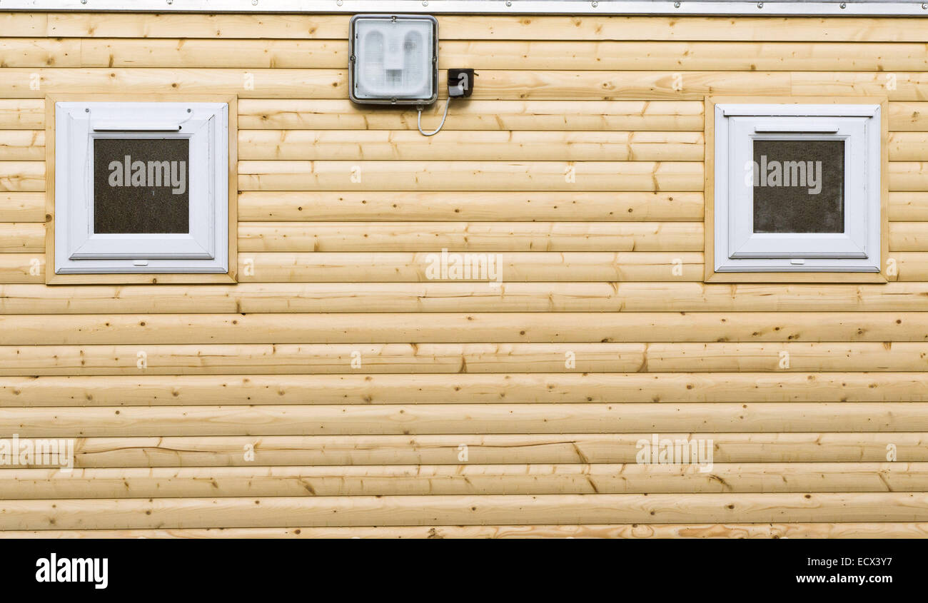 Modern log cabin exterior hi-res stock photography and images - Alamy