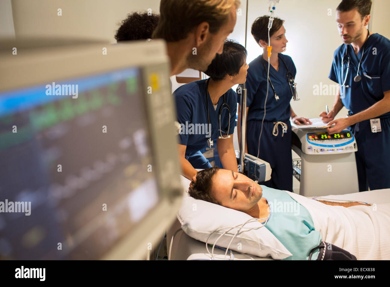 Icu patient female hires stock photography and images Alamy