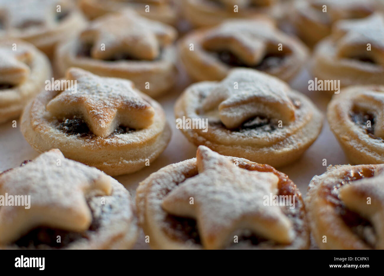 Mince pies christmas hi-res stock photography and images - Alamy