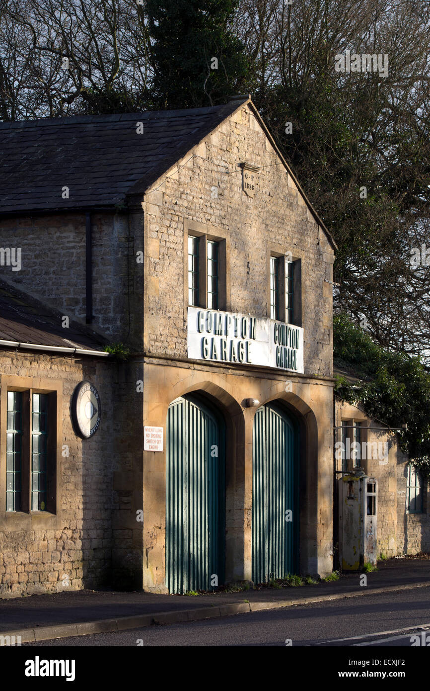 Compton Garage, Long Compton, Warwickshire, England, UK Stock Photo - Alamy