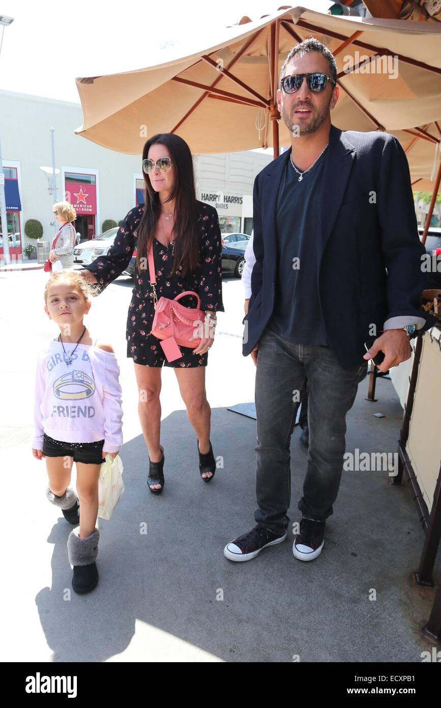 Kyle Richards Has Lunch With Her Family At Il Pastaio In Beverly Hills ...