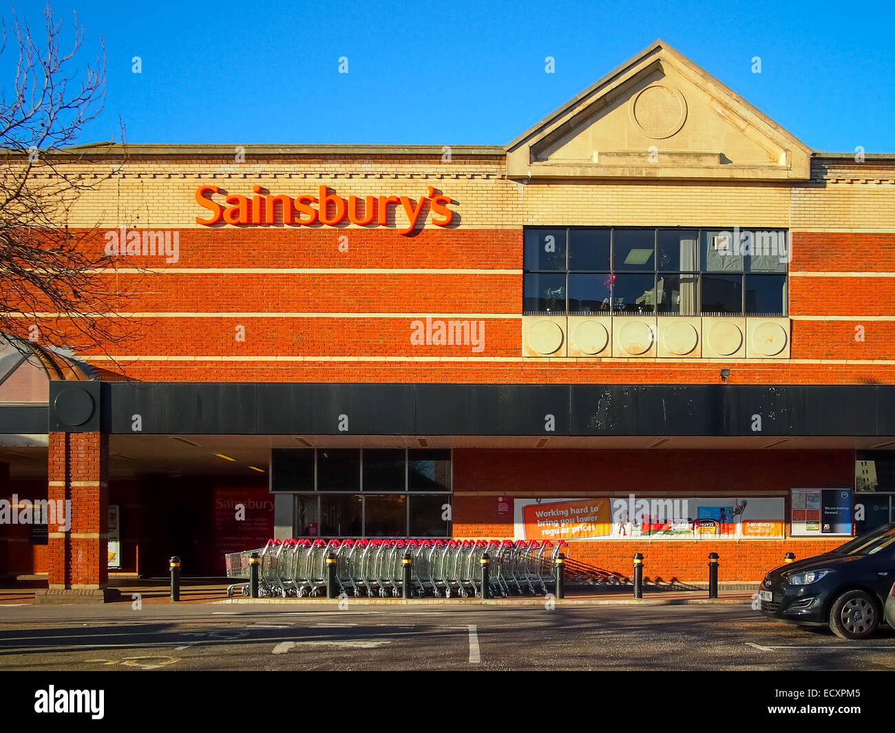 Supermarket sainsburys hi-res stock photography and images - Alamy