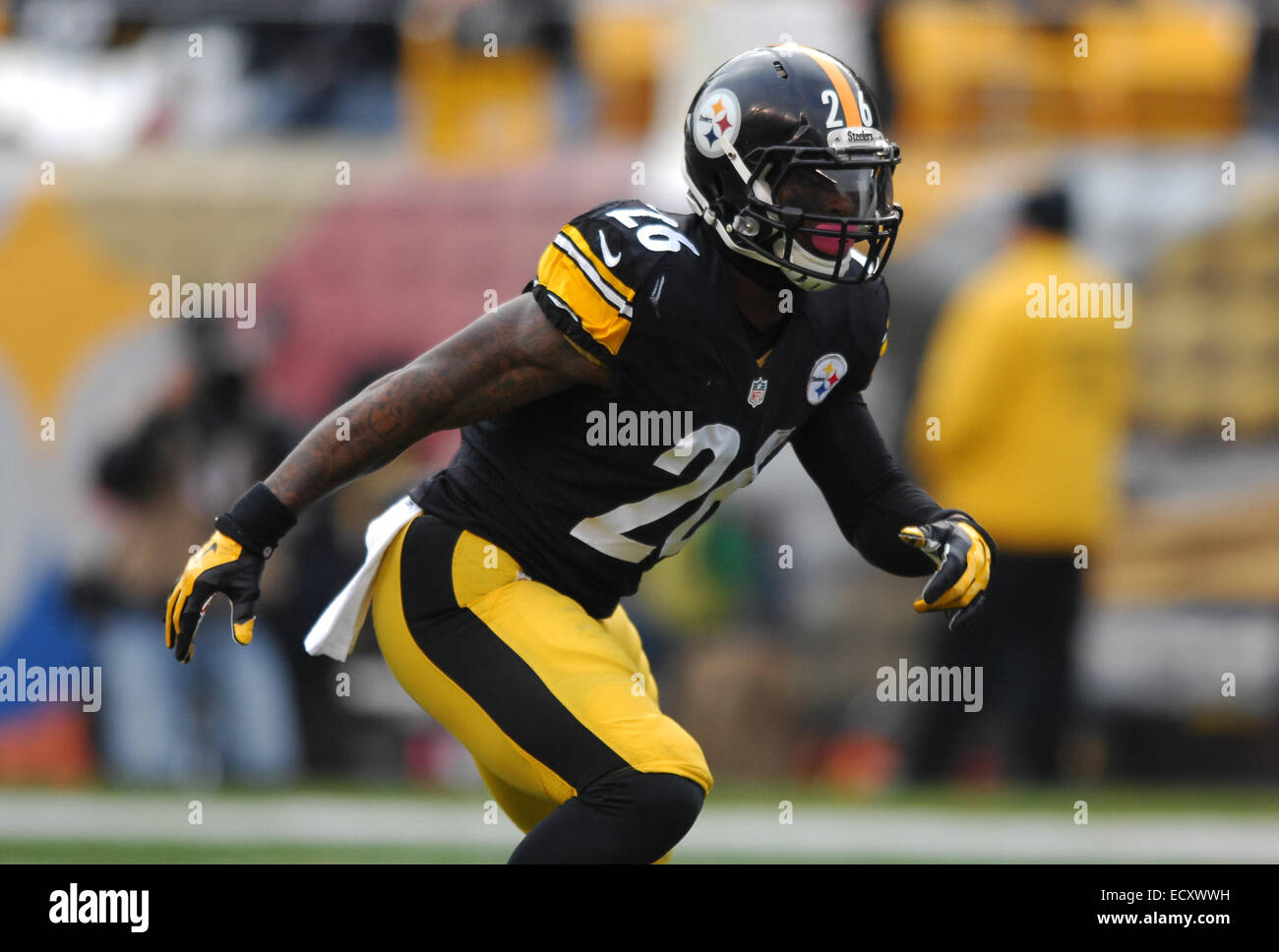 Dec 21st, 2014: Le'Veon Bell #26and Jamaal Charles #25 exchange jersey's  after the Pittsburgh Steelers vs Kansas City Chiefs game in Pittsburgh, PA  Stock Photo - Alamy