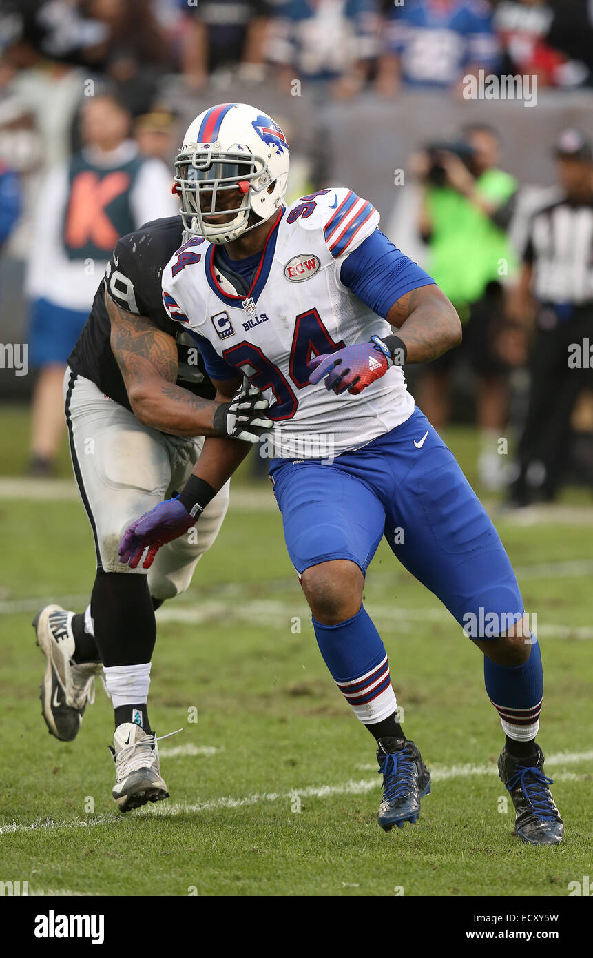 Buffalo Bills' Mario Williams wore red contacts for Sunday game