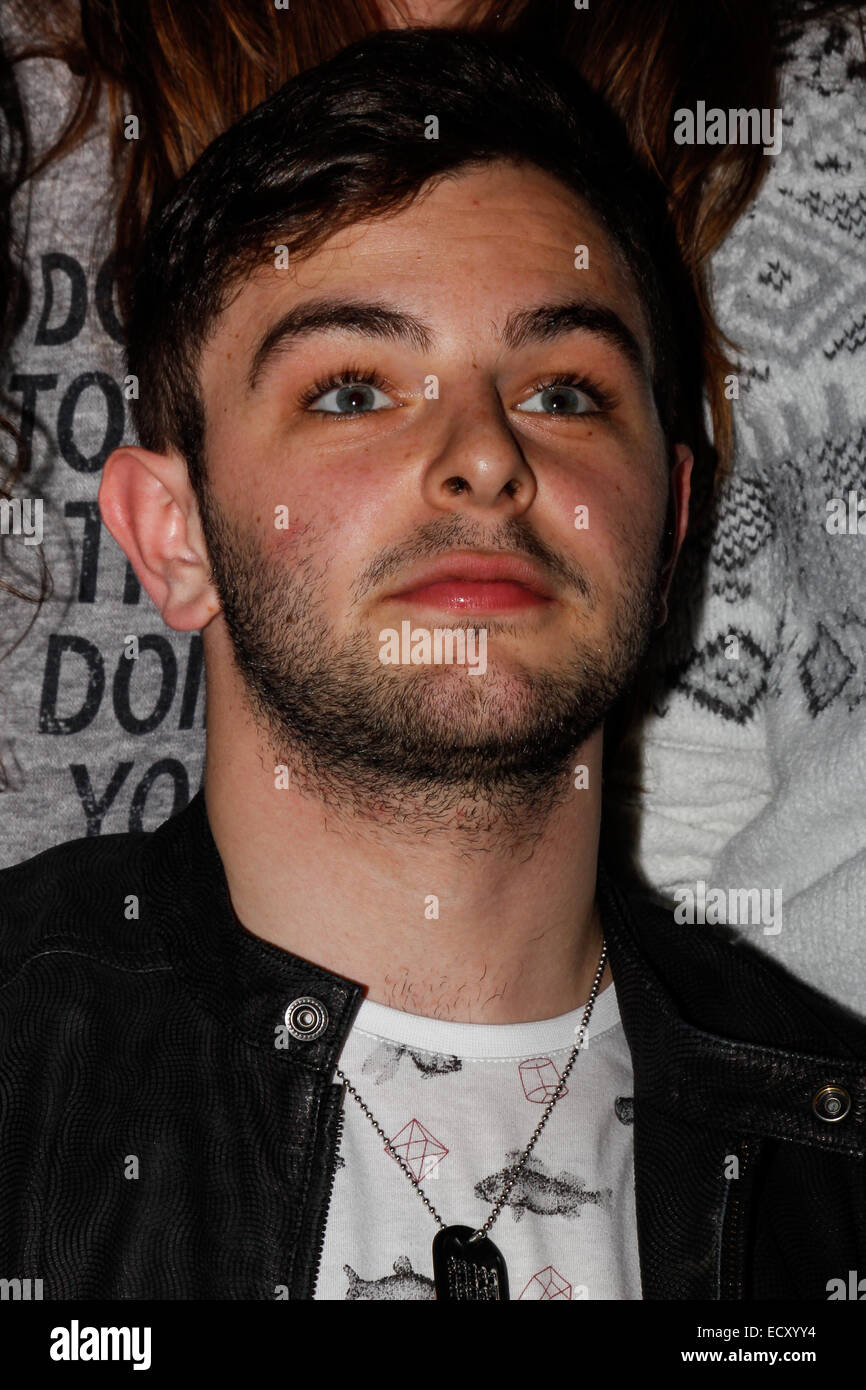 Italy. 21st Dec, 2014. Lorenzo Fragola winner of the X Factor 2014 at the shopping center 8 Gallery to sign copies of EP of their fans. Credit:  Elena Aquila/Pacific Press/Alamy Live News Stock Photo