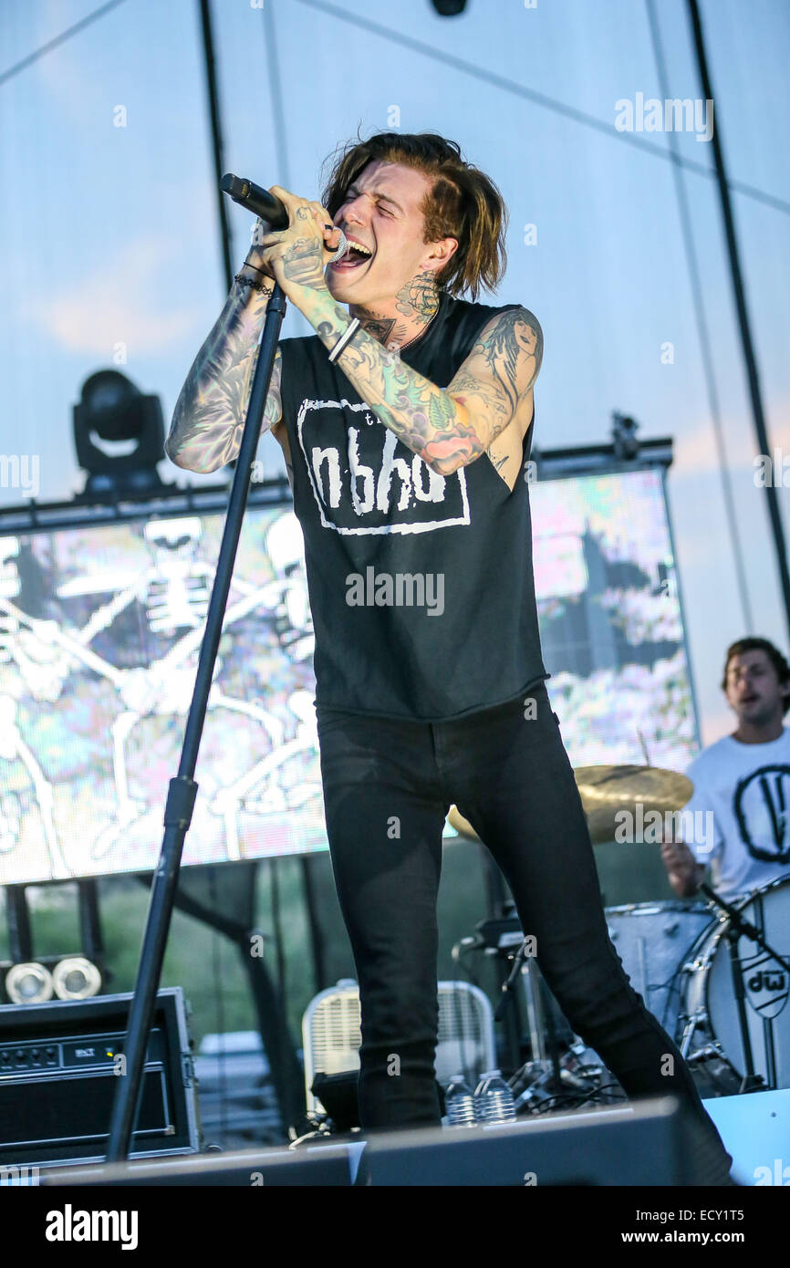 Musician/singer Jesse Rutherford of The Neighbourhood and Devon Photo  d'actualité - Getty Images