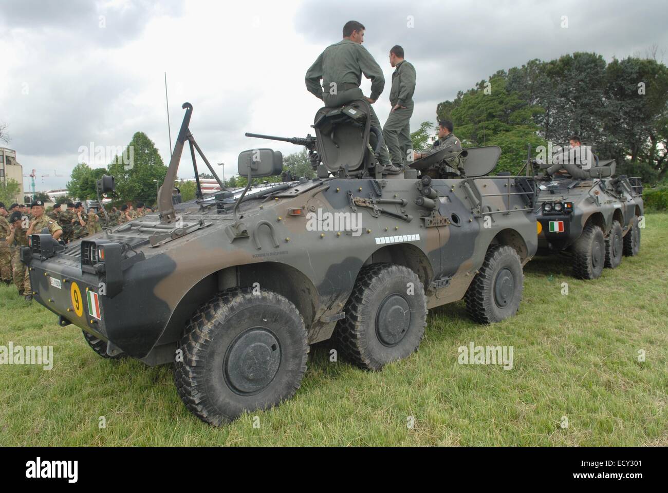Pigment spiegel rijk Armored cars hi-res stock photography and images - Alamy