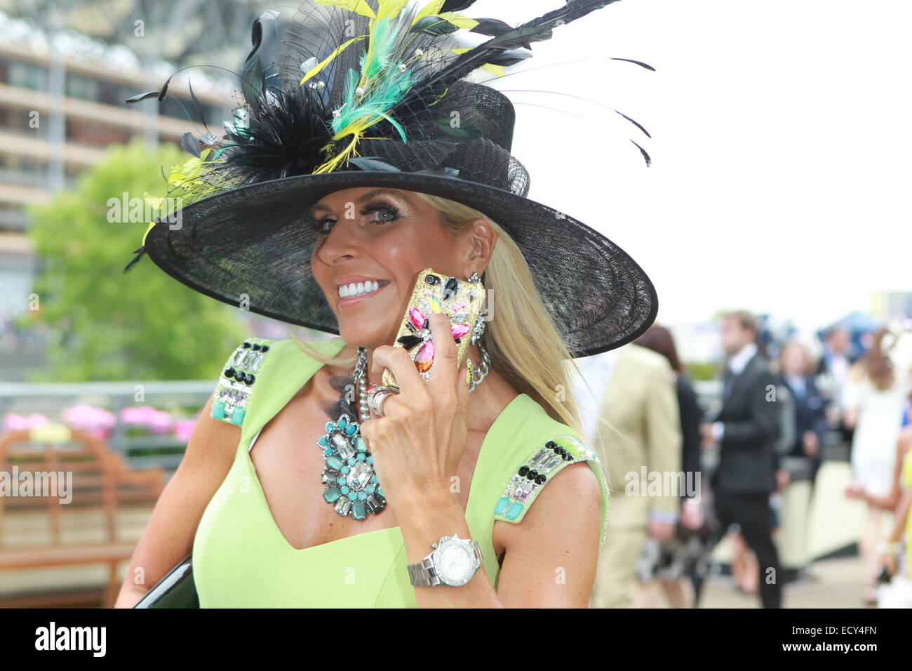 Ladies day ascot celebrity hi-res stock photography and images - Alamy